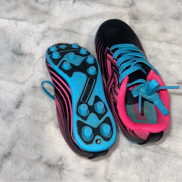 Kids Black and Pink soccer cleats toddler size 9 - Picture 4 of 6